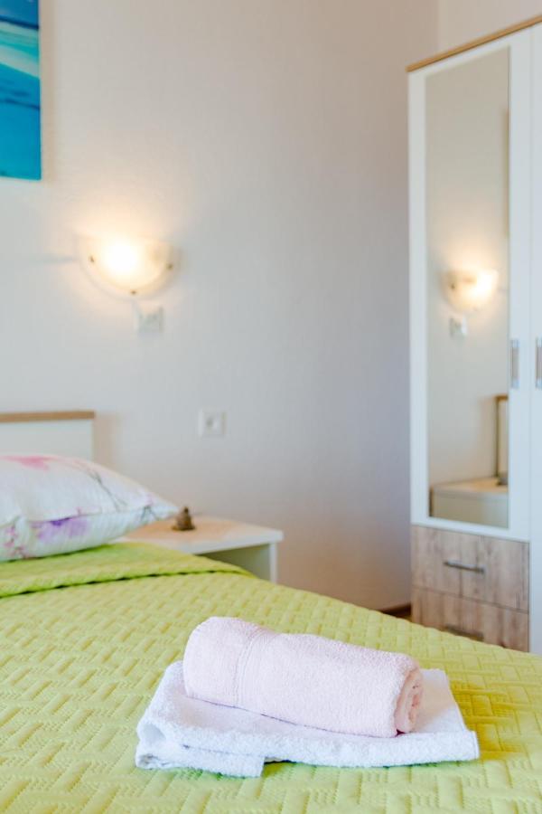 Rooms Sani Brela Zimmer foto