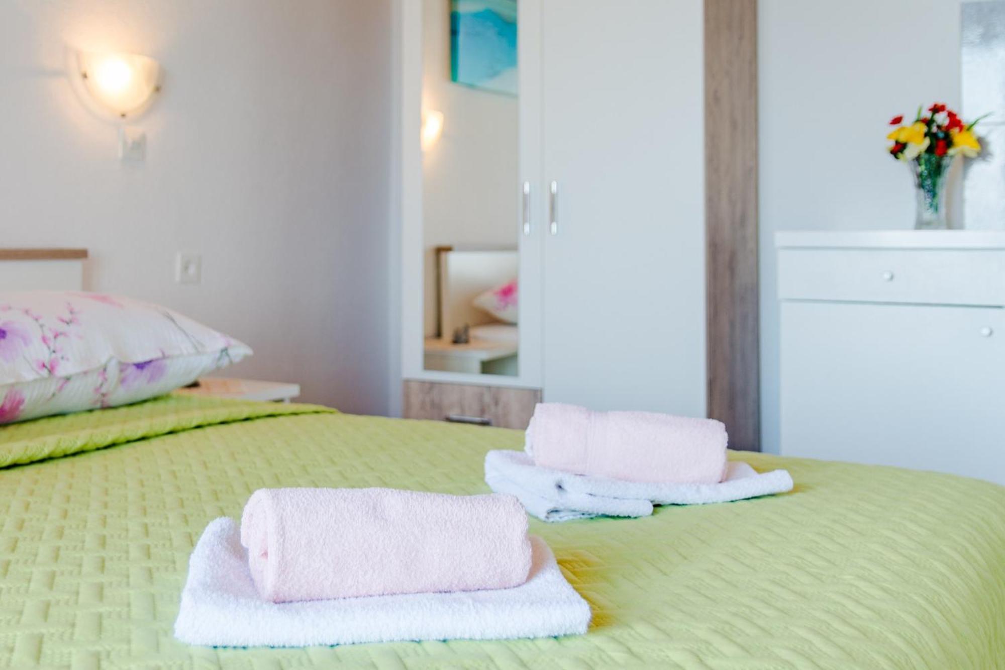 Rooms Sani Brela Zimmer foto